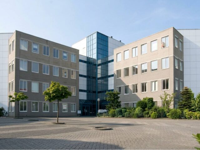 LEC3D Metrology B.V. - Hoofdkantoor zichtbaar in een wide angle shot - De Waal 30-36 Best